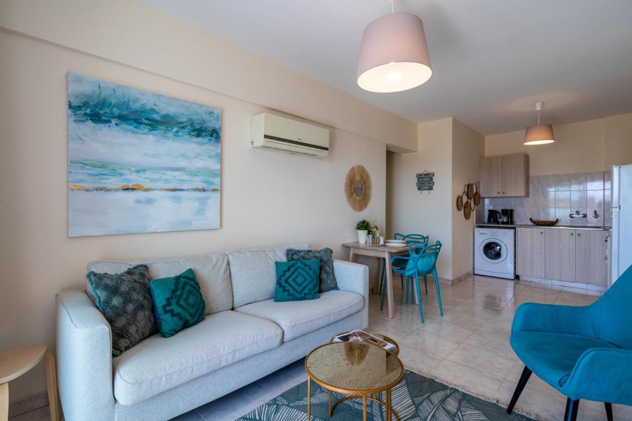 Sunny 2-Br Apartment In Mackenzie Larnaca Luaran gambar